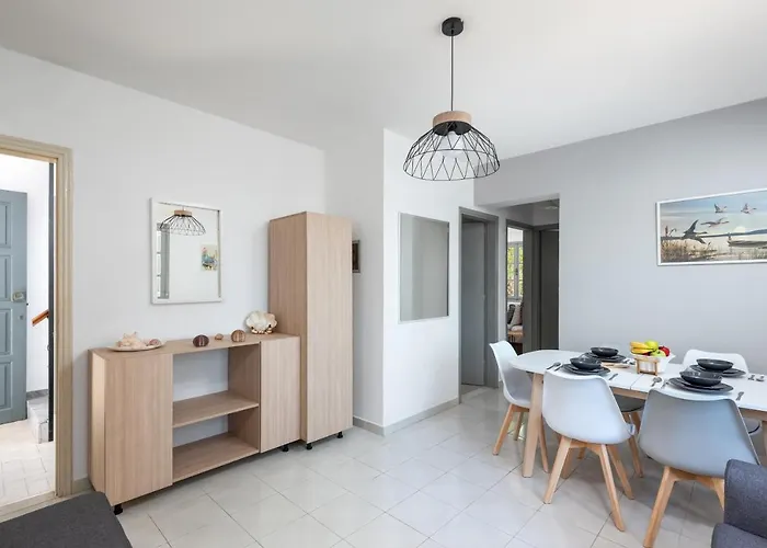 Fourlanou House Apartamento *