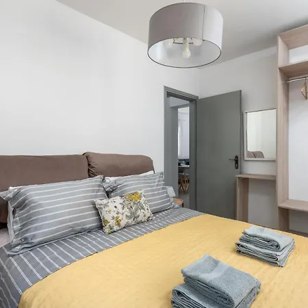 Apartment Fourlanou House