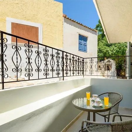 Fourlanou House Apartamento Chalki Town