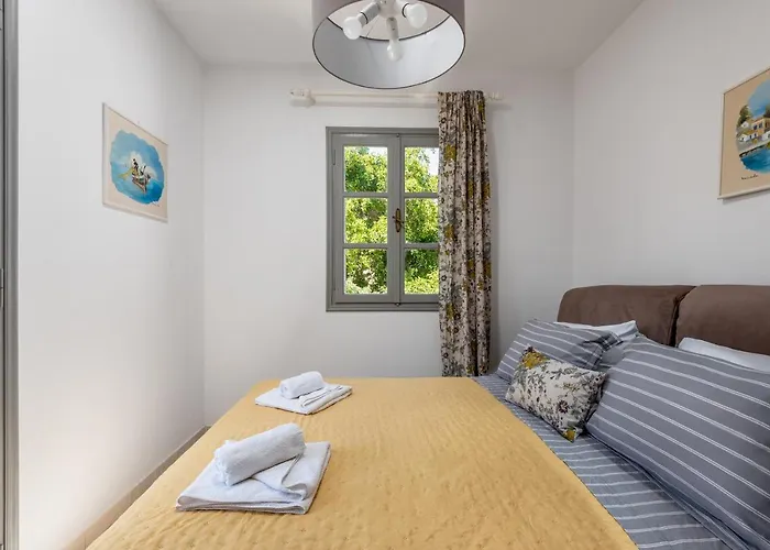 아파트 Fourlanou House *