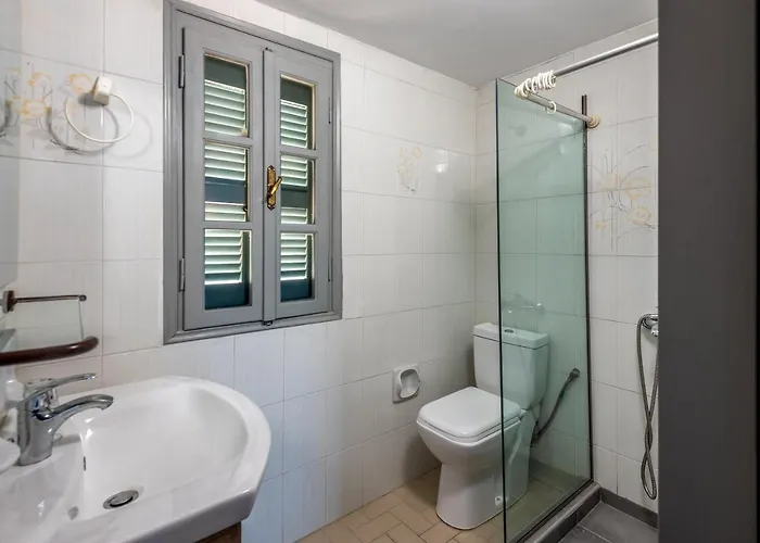 아파트 Fourlanou House *